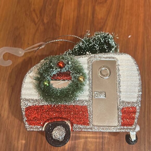 Adorable Christmas tree camper van ornament - Picture 2 of 5